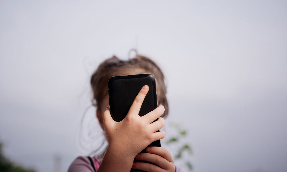 Acknowledging The Unknowns Of Raising Kids With A Smartphone In Your Hand
