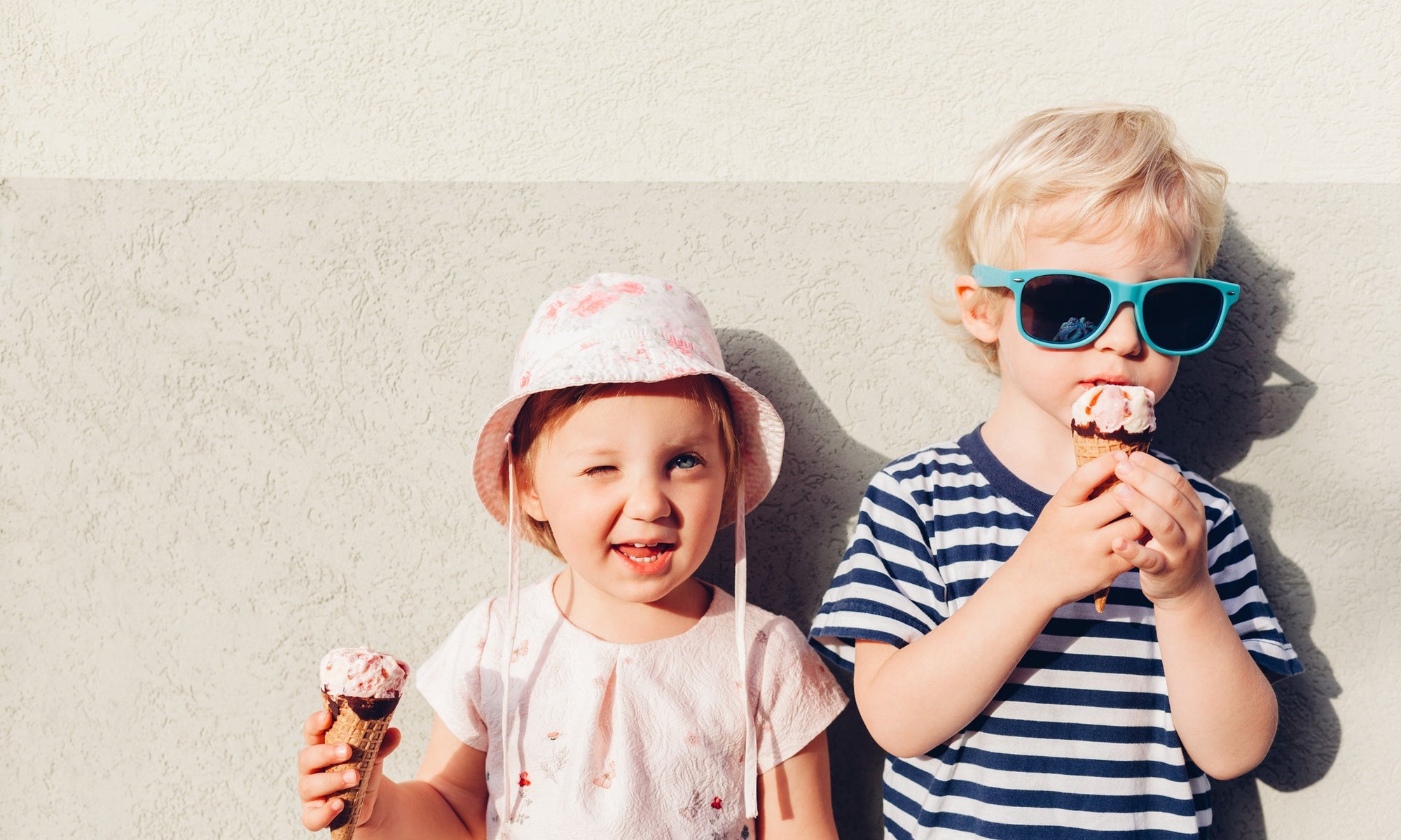 Kids eating ice cream in the summer