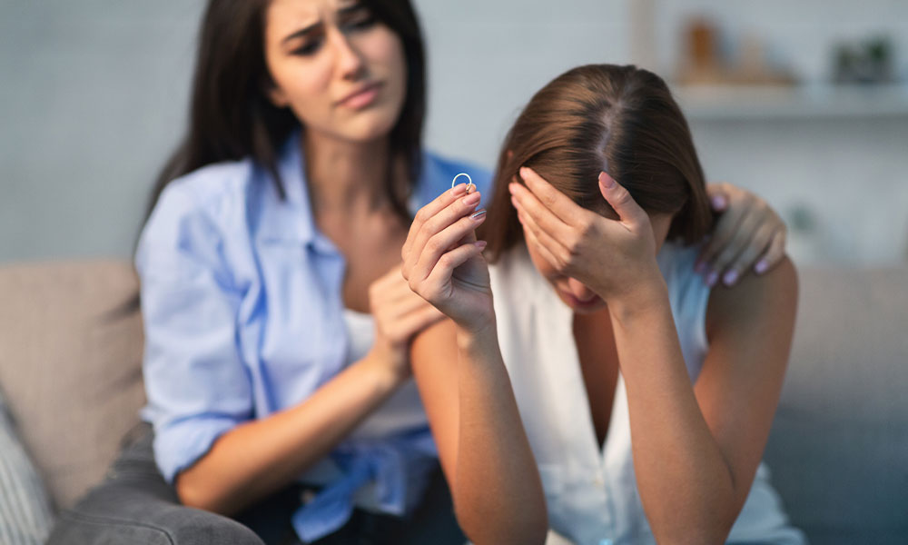 8 Meaningful Ways to Support a Friend Through a Divorce